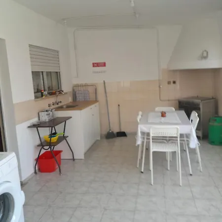 בית נופש Moradia Maria Do Ceu *